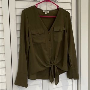 MONTEAU• Olive Green Button Up Blouse•Sz M